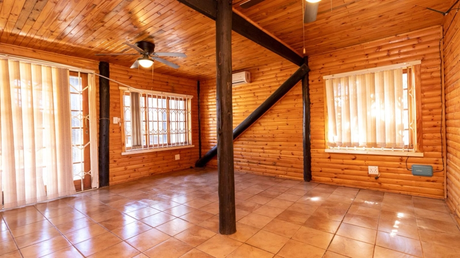 To Let 4 Bedroom Property for Rent in Mooinooi North West